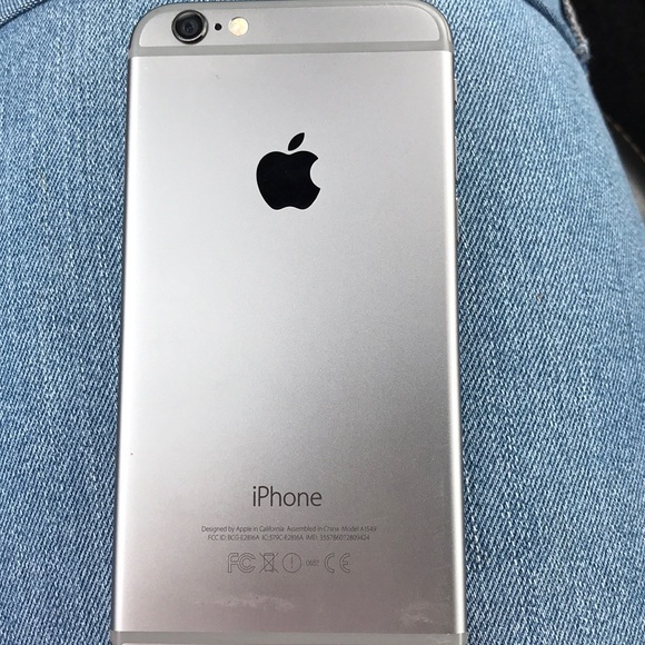 Silver IPhone 6 ! Used , Good Condition - Picture 2 of 2